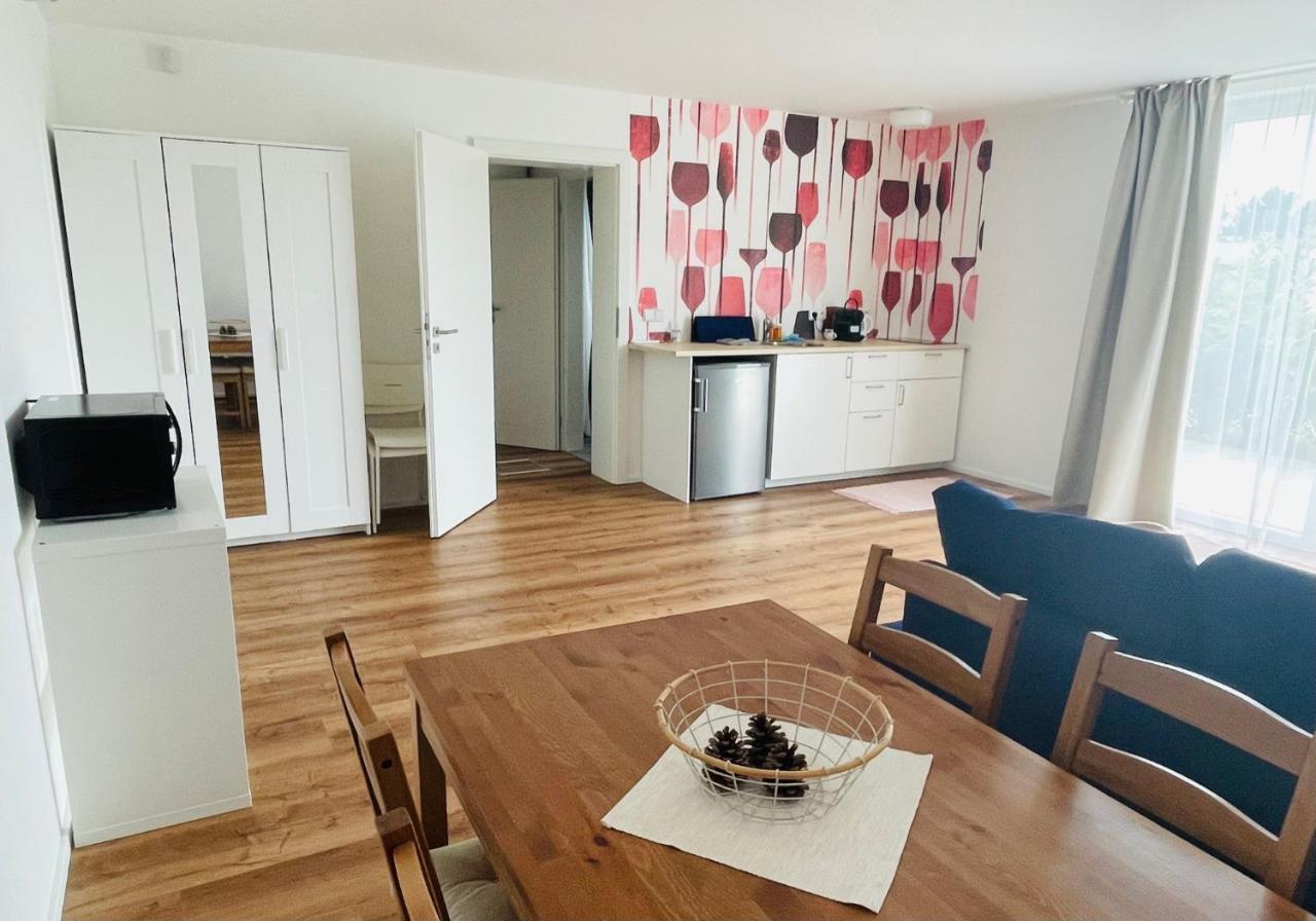 Pálavské Domky Apartamento Pasohlávky Exterior foto