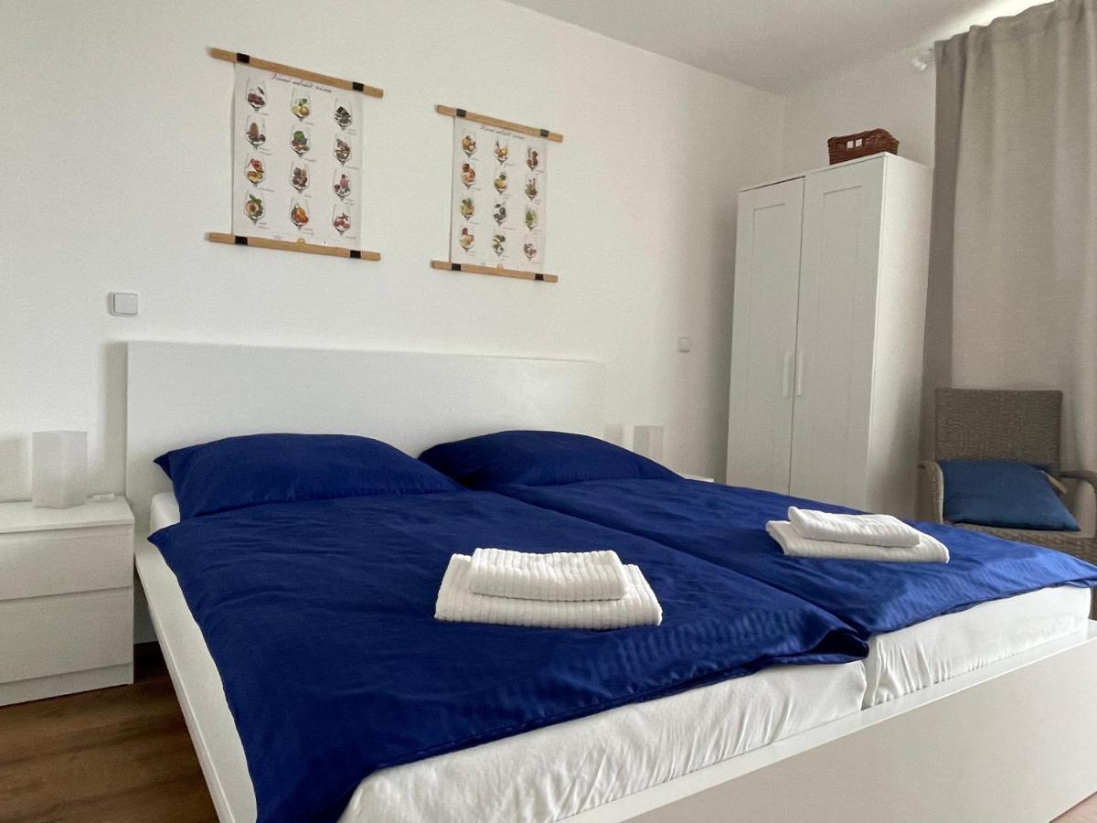 Pálavské Domky Apartamento Pasohlávky Exterior foto